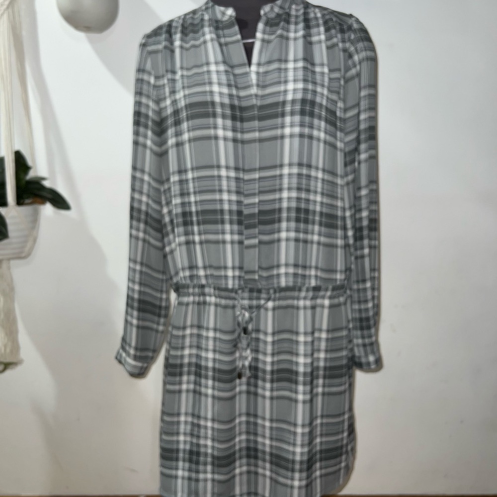 Dalia silky gray plaid dropped drawstring waist silky midi. Size 12